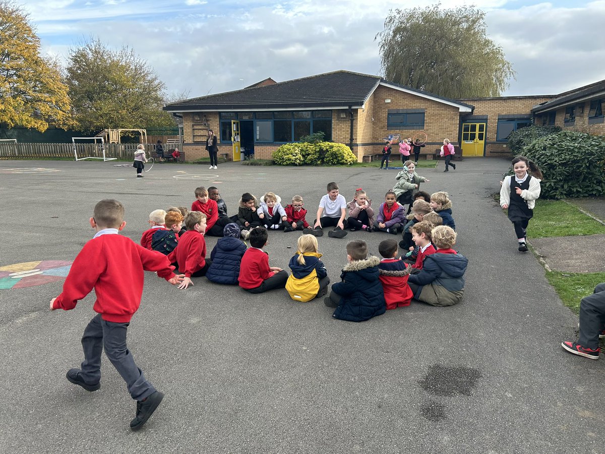 An absolutely lovely game of ‘duck, duck, goose’ being lead by our amazing playground leaders. Such brilliant role models for the younger children. #BGExtra 🦊🐇🦔