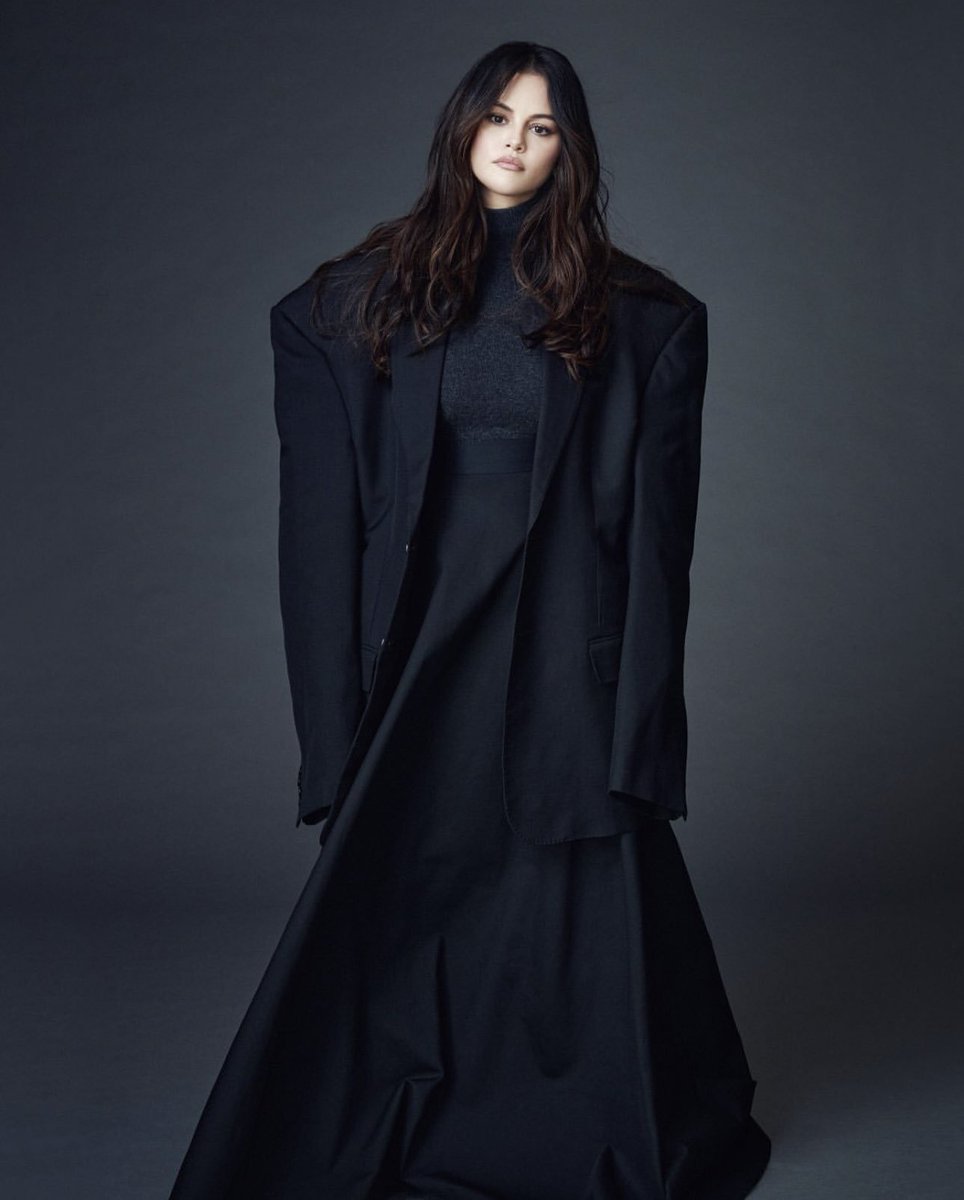 SELENAT0RSARMY's tweet photo. Selena Gomez stuns for ELLE Magazine’s 2024 Women in Hollywood. https://t.co/rByNyDasR1