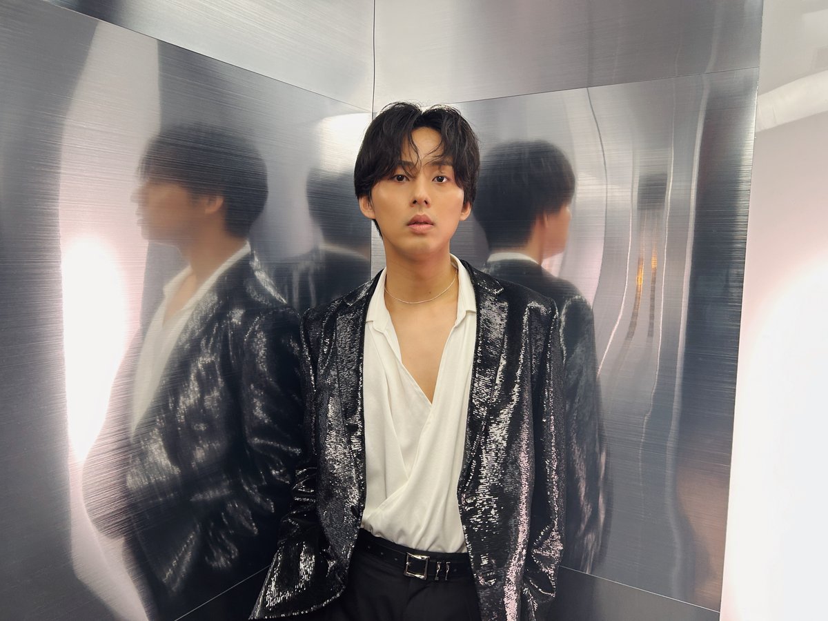 KMF2_0810MENT's tweet photo. 🛁「𝐂𝐮𝐫𝐭𝐚𝐢𝐧 𝐜𝐚𝐥𝐥」Music Video 🚿
┈┈┈┈┈┈┈┈┈┈┈┈┈┈┈┈┈┈
       🎬https://t.co/xZhKxdmp7V

                 🛗Off shot🛗
        - 𝐓𝐀𝐈𝐒𝐔𝐊𝐄 𝐅𝐔𝐉𝐈𝐆𝐀𝐘𝐀 -

#KisMyFt2_Curtaincall https://t.co/fZWl2BT4wu