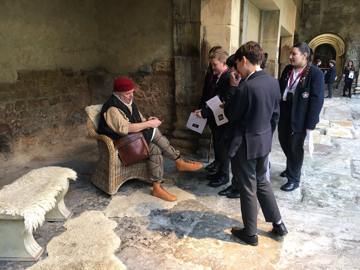 KESBathClassics's tweet photo. Year 8 have been having a lovely time at the Roman Bath this week! How lucky we are to have this incredible site on our doorstep. Whether it’s cultural, historical, religious or just good old-fashioned bathing, there is so much to learn. #RomanBathsBath https://t.co/xC6o8Cwtad