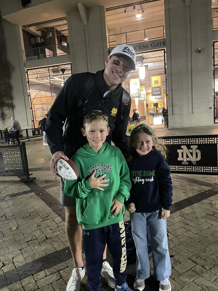 stephylew83's tweet photo. @rileyleonard13_ some of your biggest fans are on their way! We are  headed to campus to do the tunnel tour. Hopefully Connor &amp; Brooke will see you this weekend! Go Irish beat Virginia! ☘️💙 https://t.co/ZCGAKxqviX
