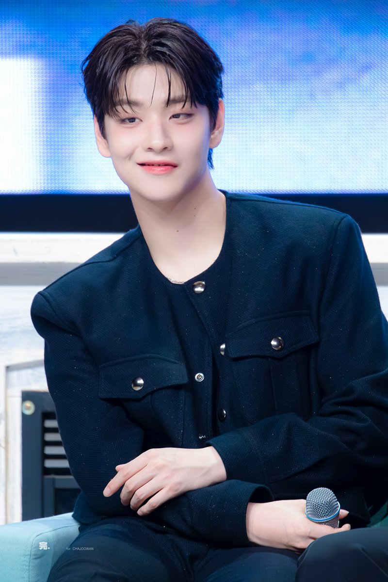 241109 열아홉, 열여덟 #차주완 #CHAJOOWAN
비웃음콤 발동...