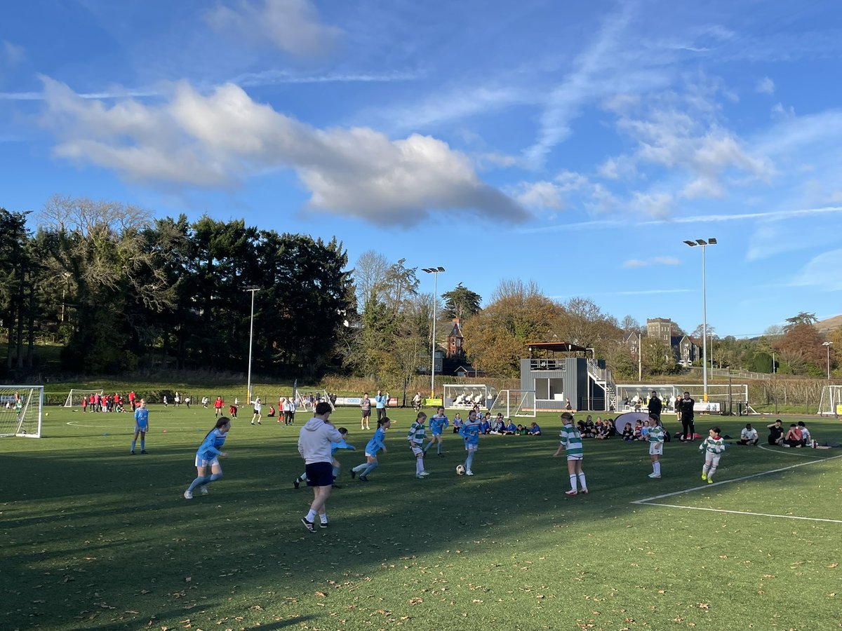 Urdd Meirionnydd (@urddmeirionnydd) on Twitter photo Gem Terfynol Merched Bl.5-6 Meirionnydd ⚽️🏆
<a href="/Godrer_Berwyn/">Ysgol Godre’r Berwyn</a> v <a href="/YsgolyTraeth/">Ysgol y Traeth</a>
👏👏
<a href="/chwaraeonyrurdd/">Chwaraeon yr Urdd</a> Gem Terfynol Merched Bl.5-6 Meirionnydd ⚽️🏆
<a href="/Godrer_Berwyn/">Ysgol Godre’r Berwyn</a> v <a href="/YsgolyTraeth/">Ysgol y Traeth</a>
👏👏
<a href="/chwaraeonyrurdd/">Chwaraeon yr Urdd</a>