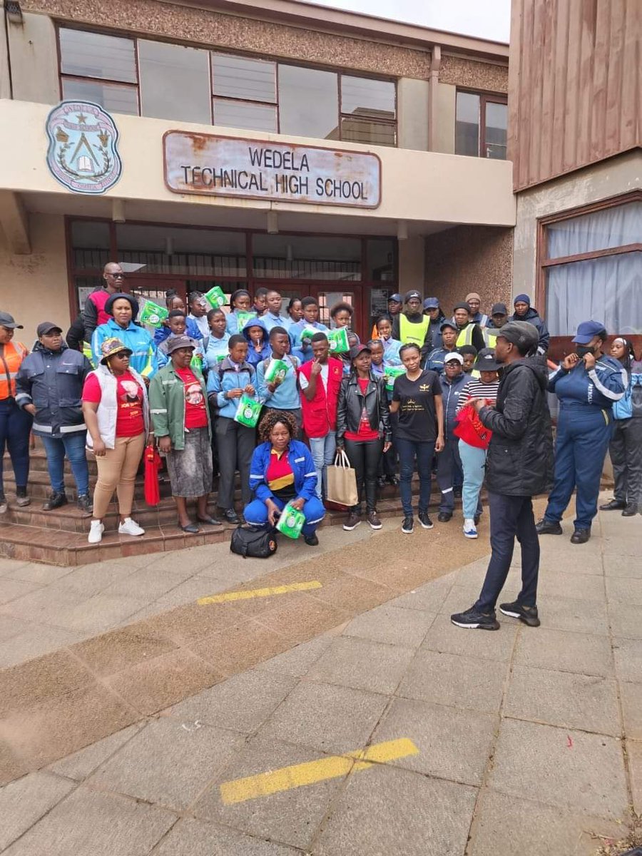 GPSACP's tweet photo. YCLSA in Gauteng embarks on the one million Sanitary Towel Campaign at Wadela Technical High School in Dr Yusuf Dadoo District. The campaign is led by PILC Deputy Coordinator, Cde Vusikhaya Diko, alongside Cde Gabsile Mavimbela and DILC member, Cde Mookgo.
#YCLSA https://t.co/12zLExxVSj