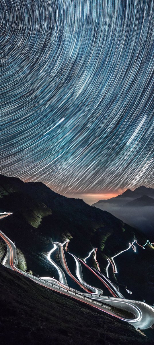 AhsanKharbai's tweet image. 8 Light trail wallpapers

#wallpapers #night #lighttrail

Please like and repost 😇