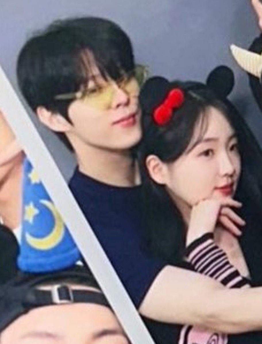 ดีใจอ่า การได้เหนศลปที่รักมีความรักที่ดีและเปิดเผยได้มันเปนงี้นี่เอง ฮือๆๆๆๆๆๆ คิดถึงนะอุ้ เปนความทรงจำที่ดีมากๆๆๆๆในช่วงนึงงงของการติ่งไอดอลเกาหรีเลย 🤍🤍