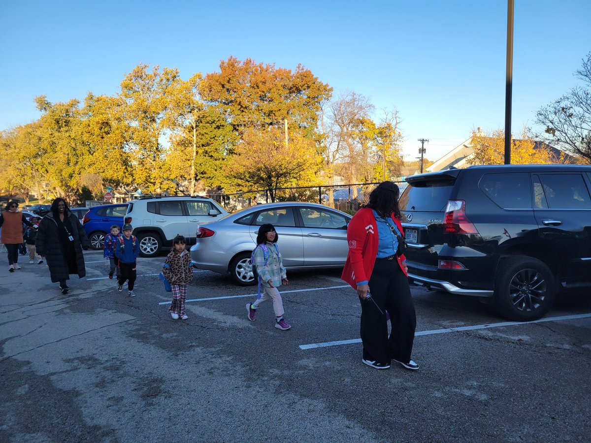 elementary_mc's tweet photo. Today we honored Ruby Bridges by walking to school. Our wonderful PE teacher started us off with some warmups then we headed to school!#walktoschool #KCKPS #RubyBridges https://t.co/V2uxrYXIMW