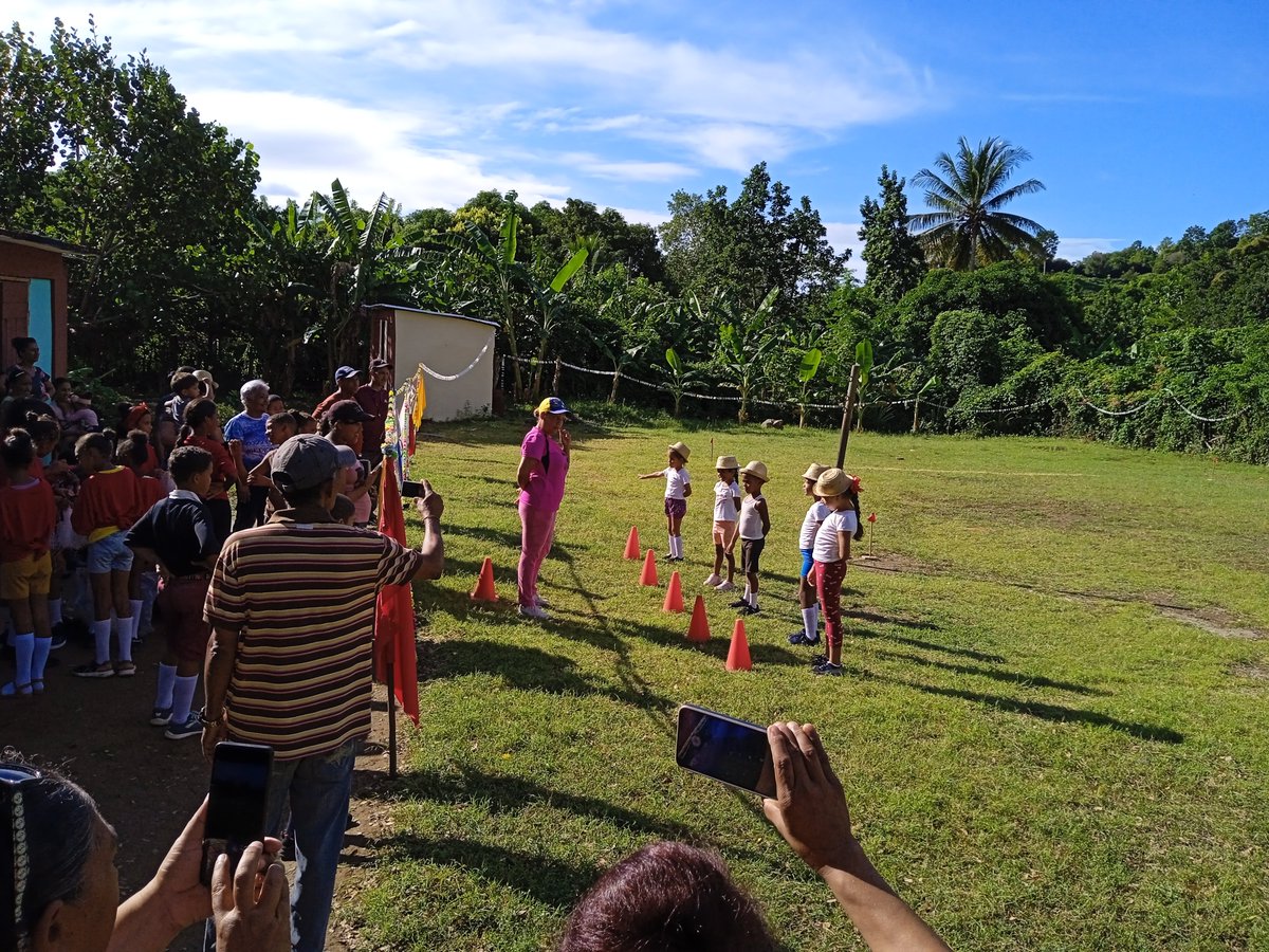 GalanLidio's tweet photo. Se celebra el día del deporte y la cultura.@CubaMined @dpeStgo @SantiagodeCuba @dmeguama #guama https://t.co/8QCIwcLJQS
