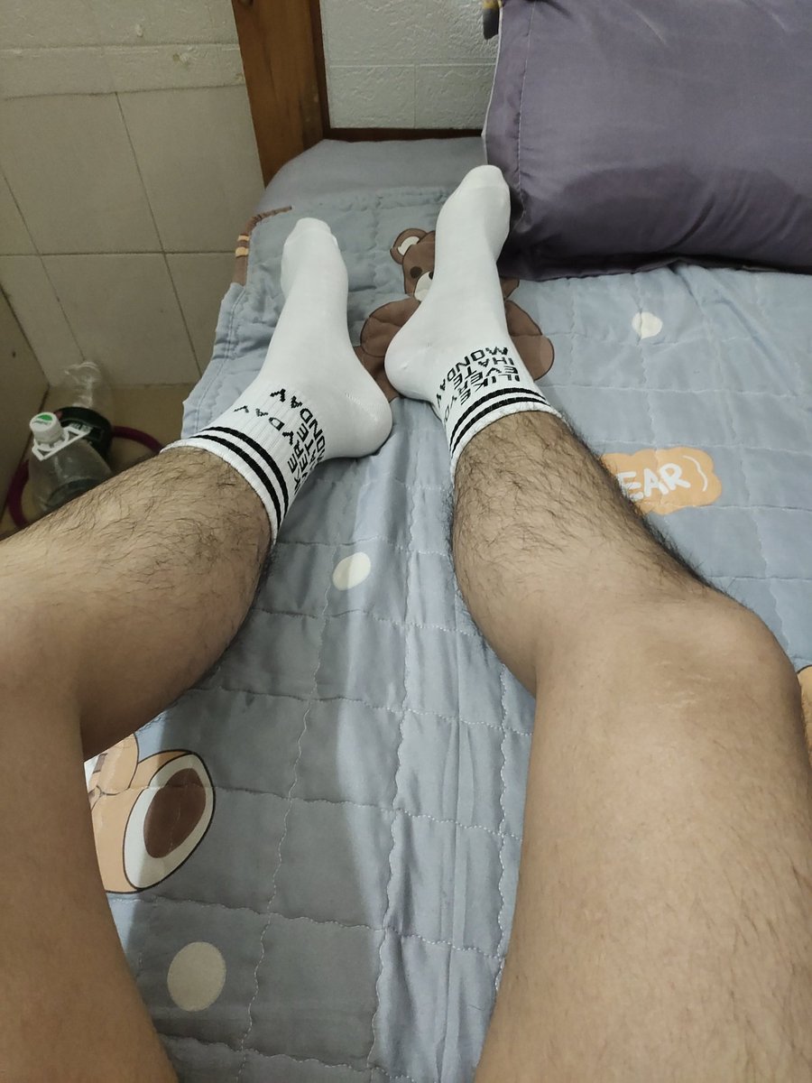 有没有骚狗来舔爸爸的脚