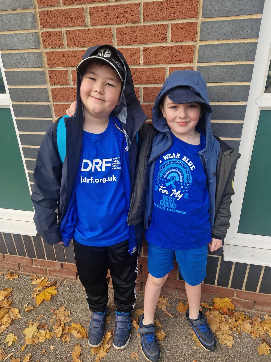beckyj82's tweet photo. #WorldDiabetesDay non uniform day at school today to help raise awareness 💙 so lovely to see The support Dylan has around him 💙 I was super emotional when his best friend turned up wearing this 💙 @WakefieldMetSch @MrsEarnshaw1 @MrsClark17 https://t.co/eFcpz4afGb