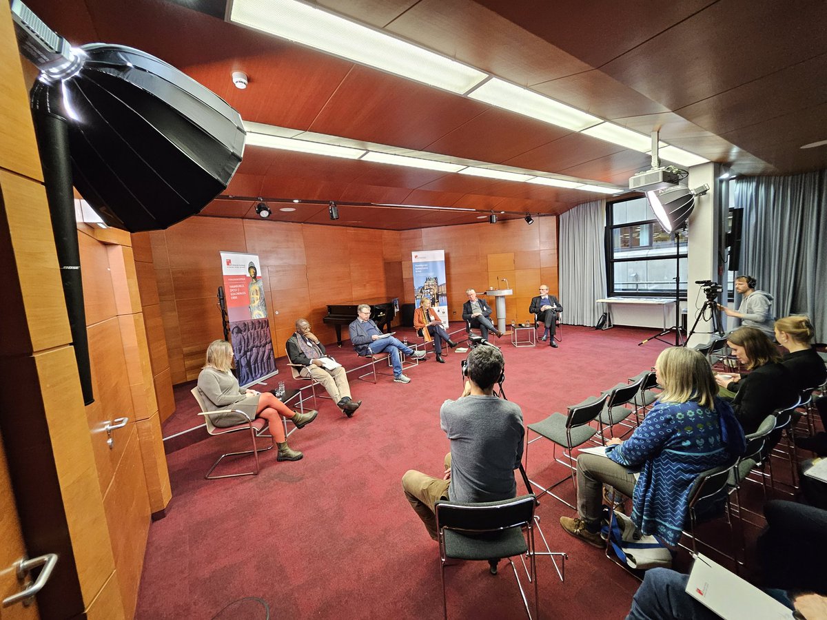 Alles eine Frage der Betrachtung und Interpretation. Wem kommt die Wissenschaft und Forschung  zugute ? Zusammenfassend lässt sich sagen, Wissenschaft &amp; Forschung "kann" eine essentielle Basis für die Entwicklung einer Gesellschaft darstellen.