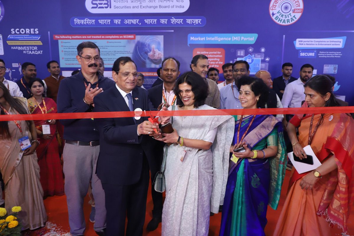 fssaiindia's tweet photo. Dr. V.K. Paul, Member (Health), NITI Aayog, inaugurated the Health Pavilion at the 43rd India International Trade Fair, with a focus on the theme One Health. 

The pavilion showcases India’s latest advancements and initiatives in healthcare. Glimpses … #FSSAIatIITF https://t.co/P6b4isj72N