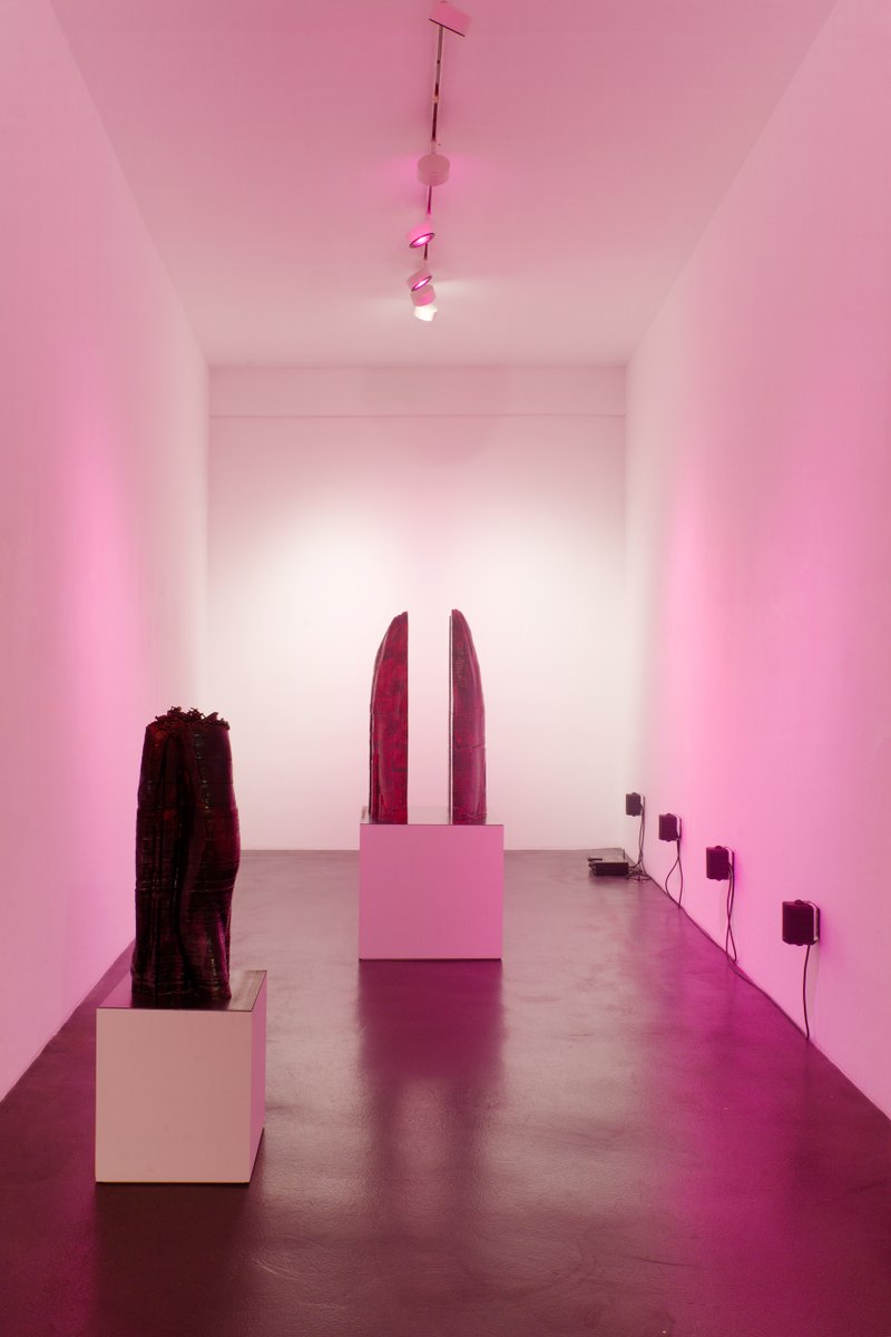 Antoine Renard
Démons
@galerieobadia Paris 4e

L’artiste développe  une œuvre dans laquelle des éléments telluriques et  numériques se conjuguent à des odeurs. La problématique de l’exorcisme  dans nos sociétés est au cœur de ce nouveau corpus...