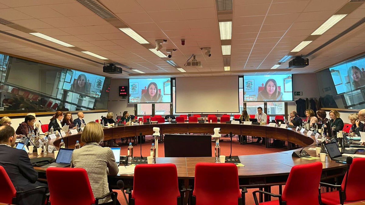 A pleasure to chair the 80th #ECI meeting. Great to see inter-institutional cooperation in action.

💡 Productive talks on recruitment, awareness campaigns, accreditation testing, and more.

Together, we’re working to support the next generation of interpreters.

#Interpreting4EU