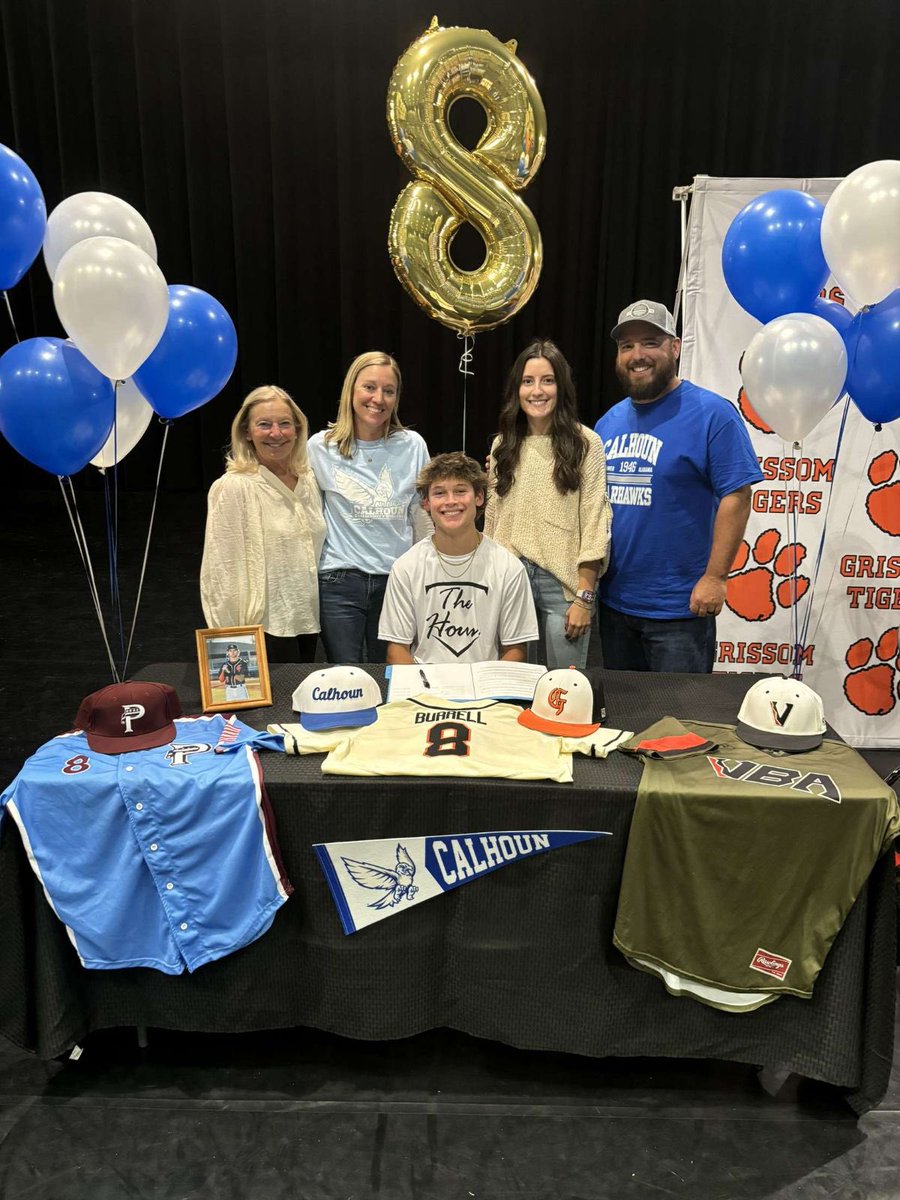 USAPrime_SE's tweet photo. The first group of #primedudes got it done on #NationalSigningDay2024 great job @8Burrell @wyatthowe11 @landon_scott315 @reecethomas22_ @OwenForeman6 https://t.co/rFCkHRj9UK