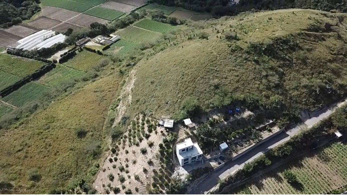 janethinostroza's tweet photo. Estos son  5 de los 10 mil centros arqueológicos que tiene el Ecuador, llenos de magia, energía e historia, que no conocemos y que podrían traernos más o igual cantidad de ingresos que Machu Pichu en Perú. Hilo 🧵. https://t.co/tr3fvdMWpU
