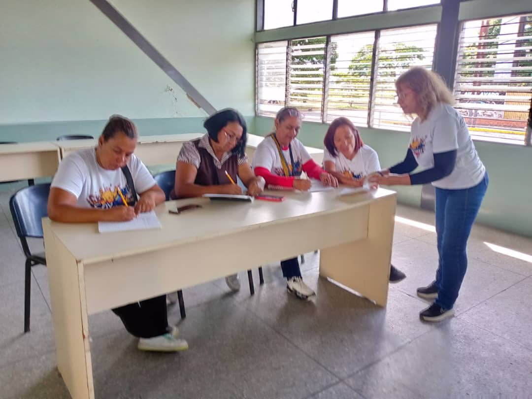 Formación académica a facilitadores.
Lugar: Aldea Gran Mariscal de Ayacucho Urb Corinsa
Responsable: Coordinadora académica Profa. Maritza Pérez. Área; Lengua.
Contenido:
1. Ortografía Cambios en el idioma español.
2. Conectores en español.
 <a href="/dellraly/">DERA</a> @sociabolivarian