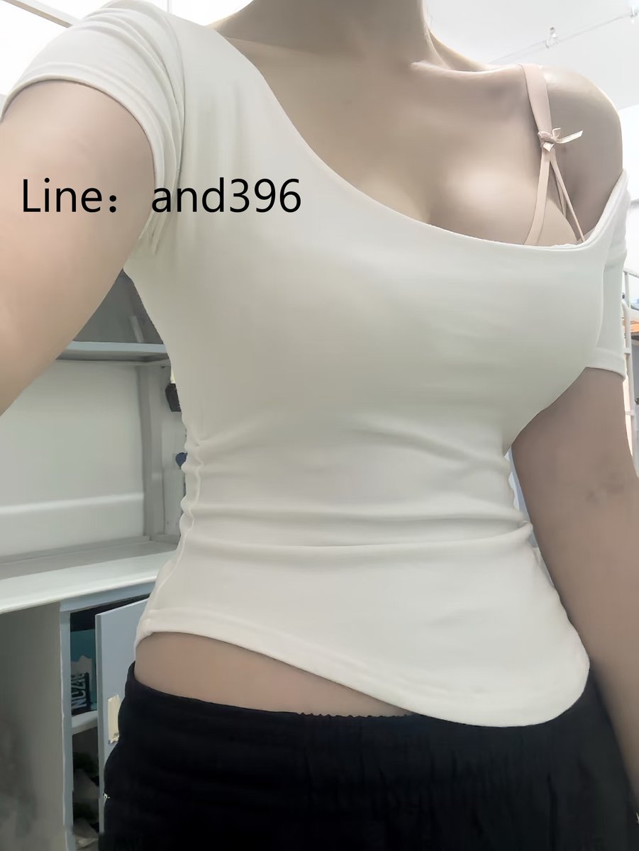 剛搬貨物 
有人想跟我在店裏的試衣間跟我愛愛嗎 
想的來報名吧 https://t.co/RCZnSNFTDs