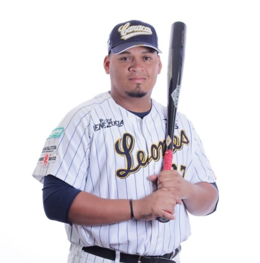 Aldrem Corredor se ha embasado en todos los juegos que ha disputado esta temporada con <a href="/leones_cbbc/">Leones del Caracas</a> que son (18). Tiene hits en 17 de ellos y una racha de nueve (9) juegos seguidos conectando imparable.

Tiene AVG de 304 con 16 RBI, 6 dobles y 1 3B. Su OPS es de 803.