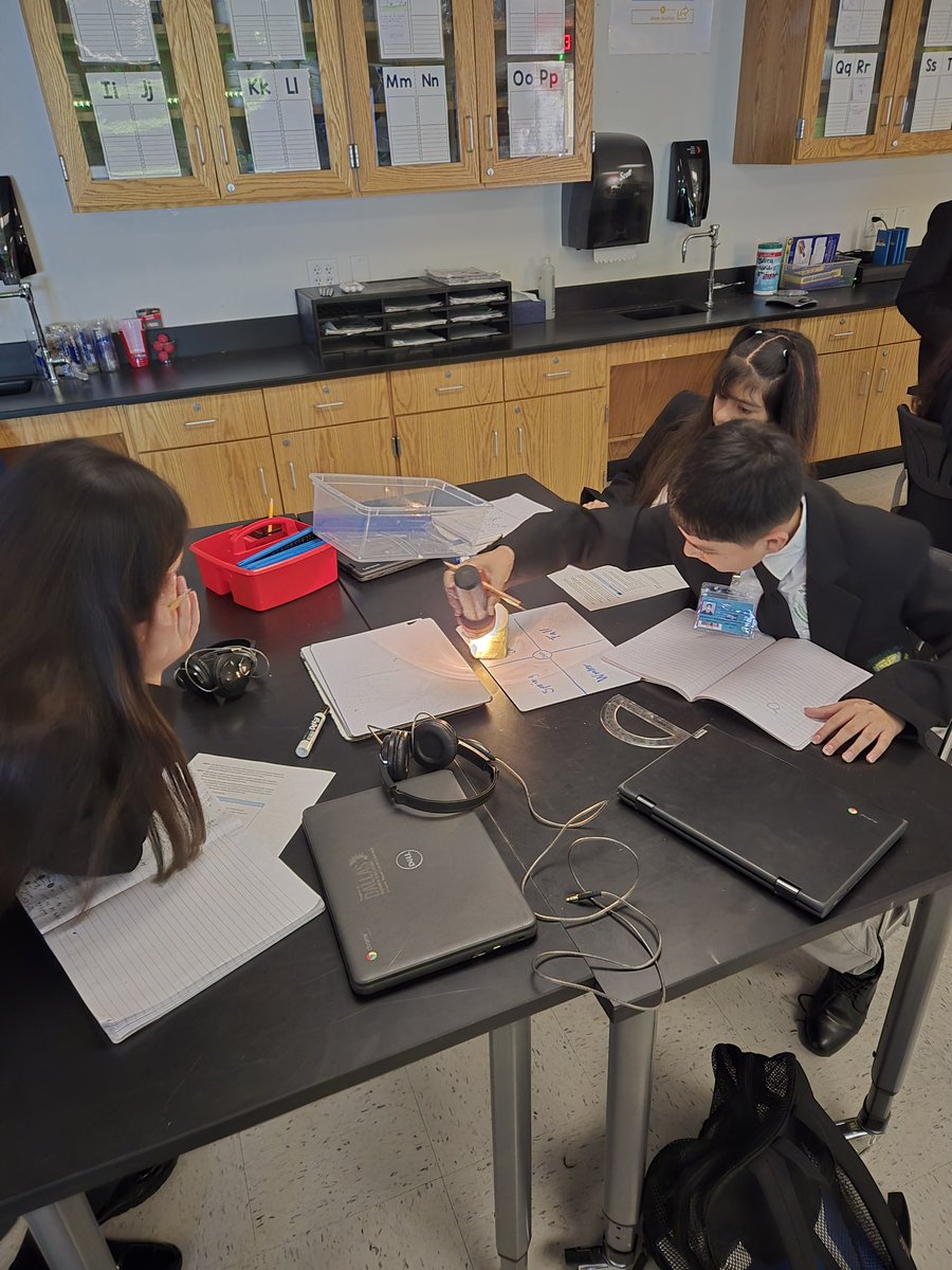 Gustavo Perez, M.Ed. (@gus_perez10) on Twitter photo My 6th graders learning about how the distribution of the Sun's light because of Earth's tilt plus its orbit causes the 4 seasons. <a href="/STAGinPG/">TAG in Pleasant Grove</a> <a href="/DrReyC/">Dr. Rey Cervantes</a> My 6th graders learning about how the distribution of the Sun's light because of Earth's tilt plus its orbit causes the 4 seasons. <a href="/STAGinPG/">TAG in Pleasant Grove</a> <a href="/DrReyC/">Dr. Rey Cervantes</a>