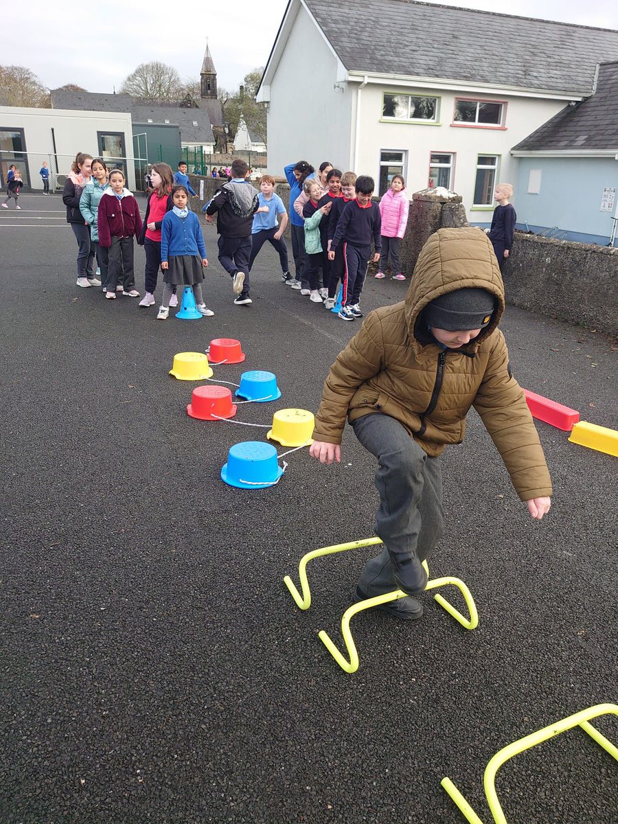 4thSAttracta's tweet photo. A big thank you to the TY students who set up obstacle courses for us at break time! @ActiveFlag https://t.co/5cvyiwpgHx