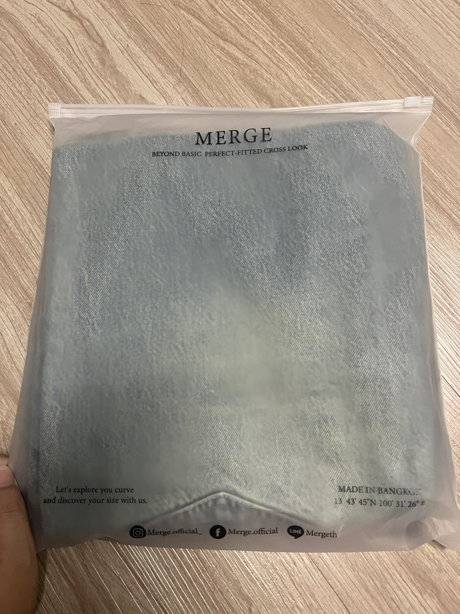 swpnp__'s tweet photo. #merge #ส่งต่อmerge  #ส่งต่อกางเกง #กางเกงยีนส์ #เสื้อผ้า 

ขออนุญาตปล่อยสินค้ามือ1

Merge Signature Jeans mist Size L
 ยังไม่ได้แกะถุง(ของเพิ่งถึงวันนี้)
1350 - รวมส่ง

เหตุผลที่ปล่อย : ซื้อมาสีซ้ำ😂

#นัดรับได้แนวบีทีเอส https://t.co/J6iWIRLGiT