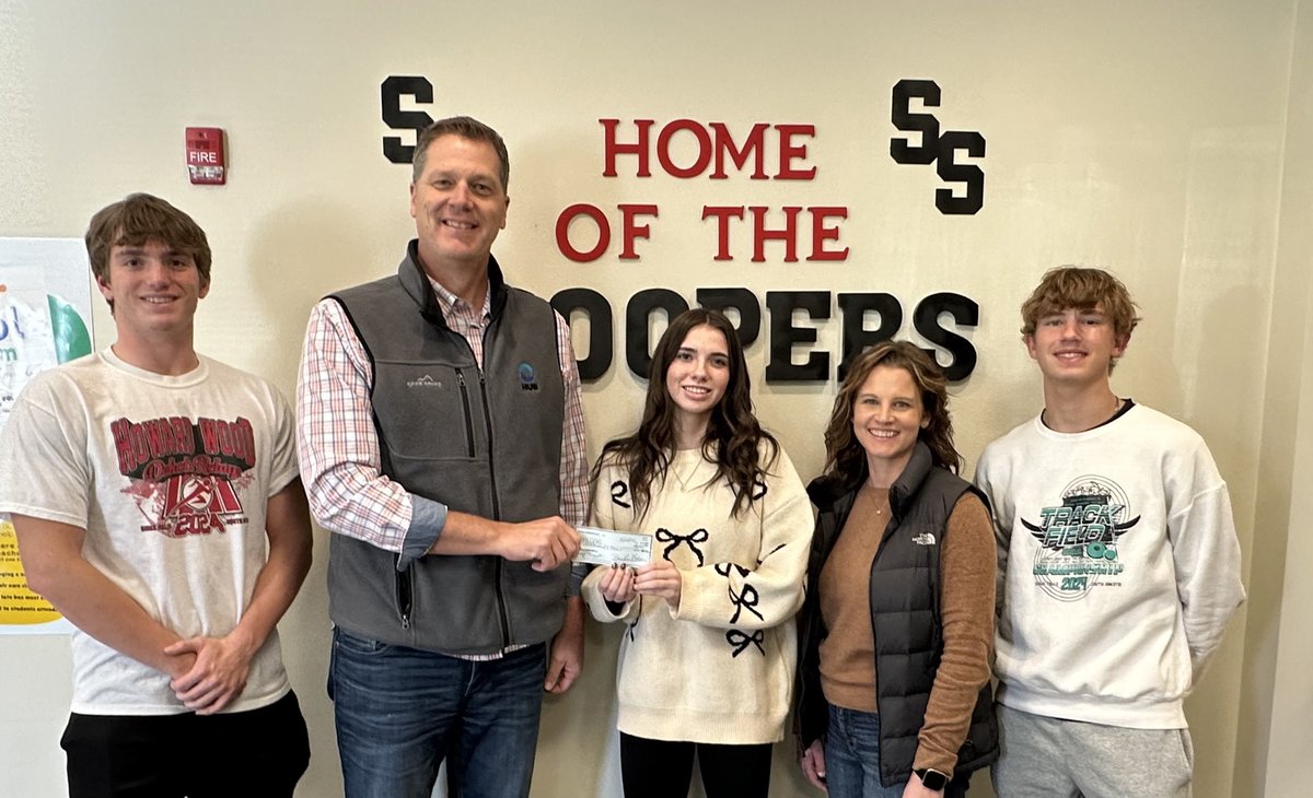 SBHSBoosterclub's tweet image. Booster Club team donations - Receiving funds were Track &amp;amp; Field $5000 towards a new High Jump pit, Boys &amp;amp;  Girls Wrestling $10,000 for new Floor Mats &amp;amp; Boys Basketball $2000 for new summer/practice jerseys.  Fund requests by sport may be submitted in March and October of each yr