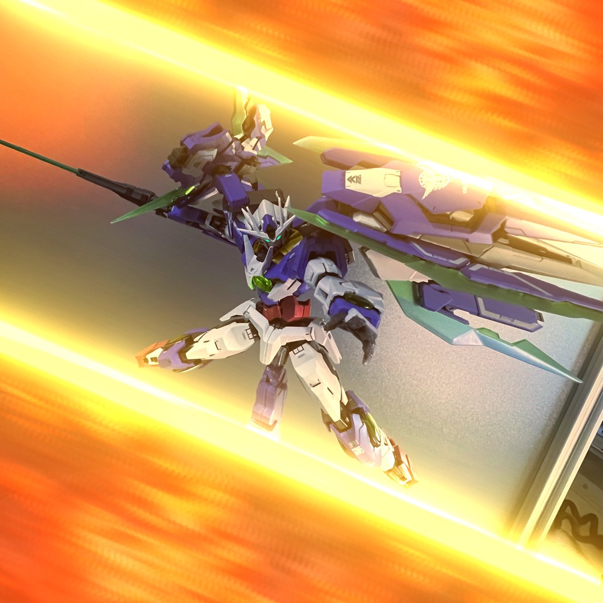 lokiyear15's tweet photo. METAL BUILD
ダブルオークアンタ フルセイバー
かっこいい！けれどもポロリは健在なため、ポージングが四苦八苦だった

TAMASHII NATION 2024 開催記念商品 metalbuild 00 GAN(T) FULL SABER https://t.co/v1SujSOaUq