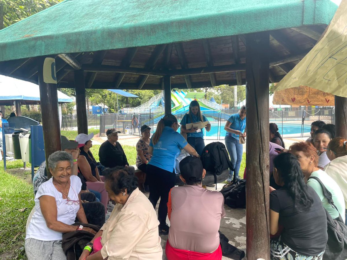Metrosalud's tweet photo. En el proyecto #SerCapaz, reconocemos a quienes hacen posible el cumplimiento de los derechos de las personas con discapacidad, en un encuentro con #personascuidadoras. 

Estuvimos en @AeroparqueJPMed, para compartir con ellos y resaltar su aporte a la salud de sus pacientes. https://t.co/QqJ2DOZYjv