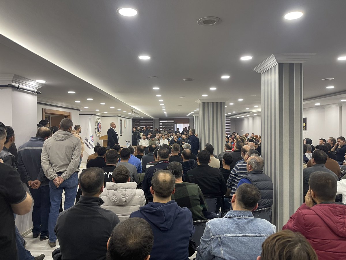ercandereli45's tweet photo. Şubemiz bağlı işyerlerimizdeki ünite temsilcilerimizle şubemizde biraraya gelerek güncel konular hakkında bilgi alışverişinde bulunduk.
#LiderimizUysalALTUNDAĞ
#TürkMetal
#Manisa1NoluŞube https://t.co/rLDpnYyUWu