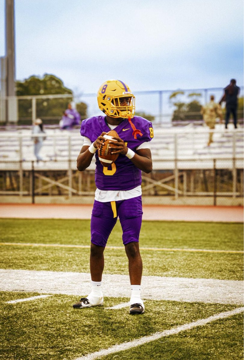 Blessed to be selected first team all conference QB!🖤💜👏🏿
<a href="/CmdPanther1/">Rob Hinson</a> <a href="/CamdenPantherAD/">Will Hickson</a> l