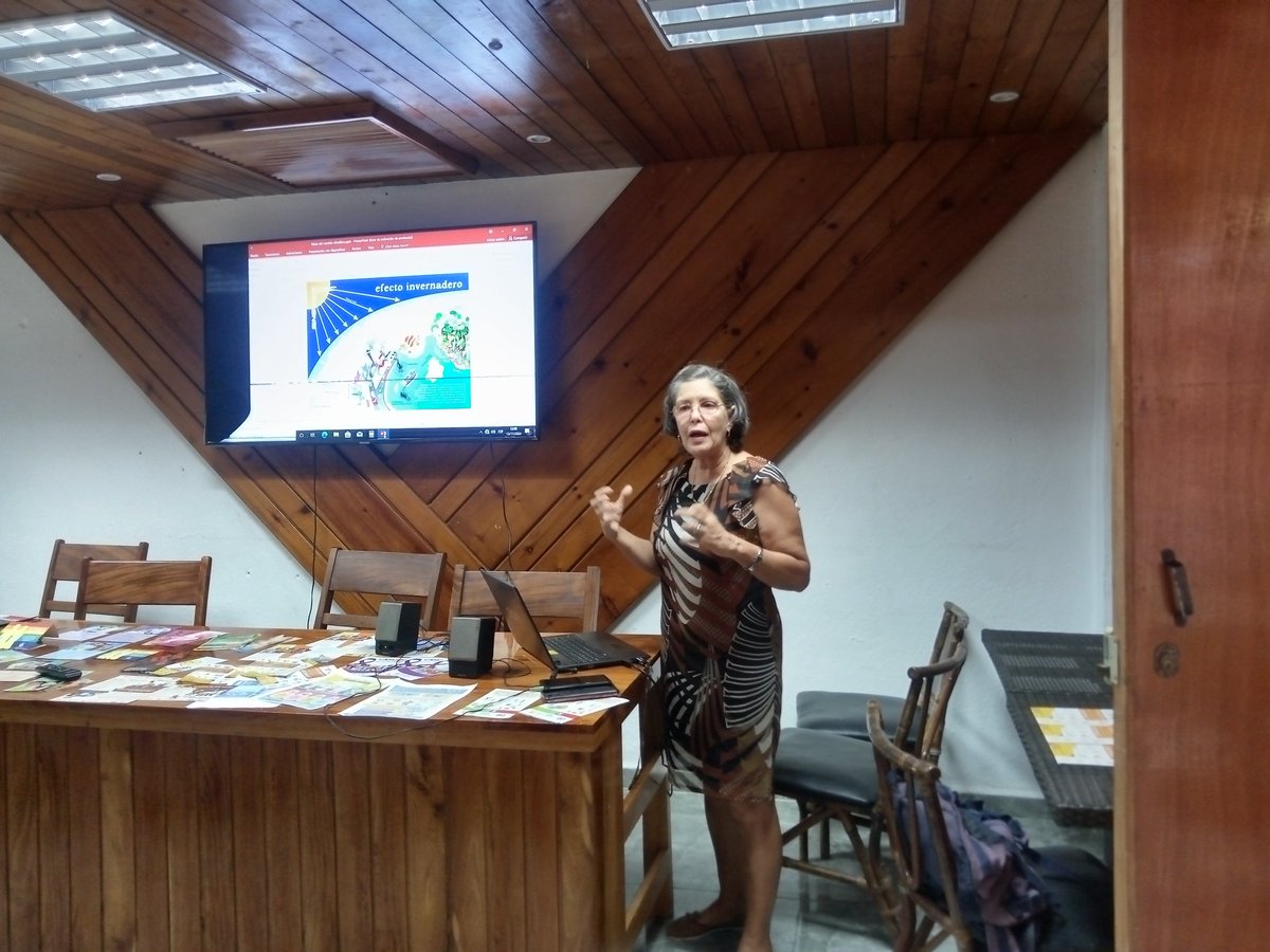 Emproy15Cuba's tweet photo. La Jornada Nacional de la Seguridad y Salud en el trabajo tiene como eje central el medio ambiente. Es por ello la exposición de la MSc. Virginia González sobre los retos del cambio climático como otra de las acciones en el marco de esta jornada.
#Emproy15 #ProyectandoElFuturo https://t.co/n9svJH2imF