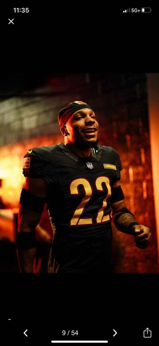 Dnice_twotimes's tweet photo. GAME DAY!!!! LETS GO @_Dfoe5 👿#22FORRESTJR 🩸 #1FAN #FORRESTBOYZSTRONG https://t.co/3yjDPdTUpQ