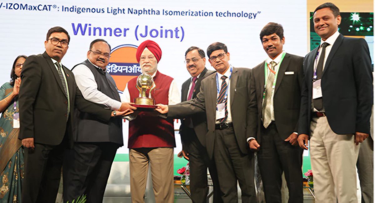 RndIndianoil's tweet image. IndianOil R&amp;amp;D triumphed at #ETM2024, winning Best Innovation for XtraFlo DRA and Best Indigenous Tech for IV-IZOMaxCAT. Kudos to the team for advancing innovation! 

#InnovationAward #IndigenousTech