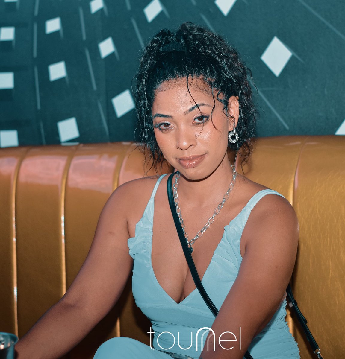 Popping bottles 🍾 is our culture, beautiful ladies, Bolling and epic nights is the religion.Visit Tounel now.🎶🥂💸🍾💯🎉🎹🎶