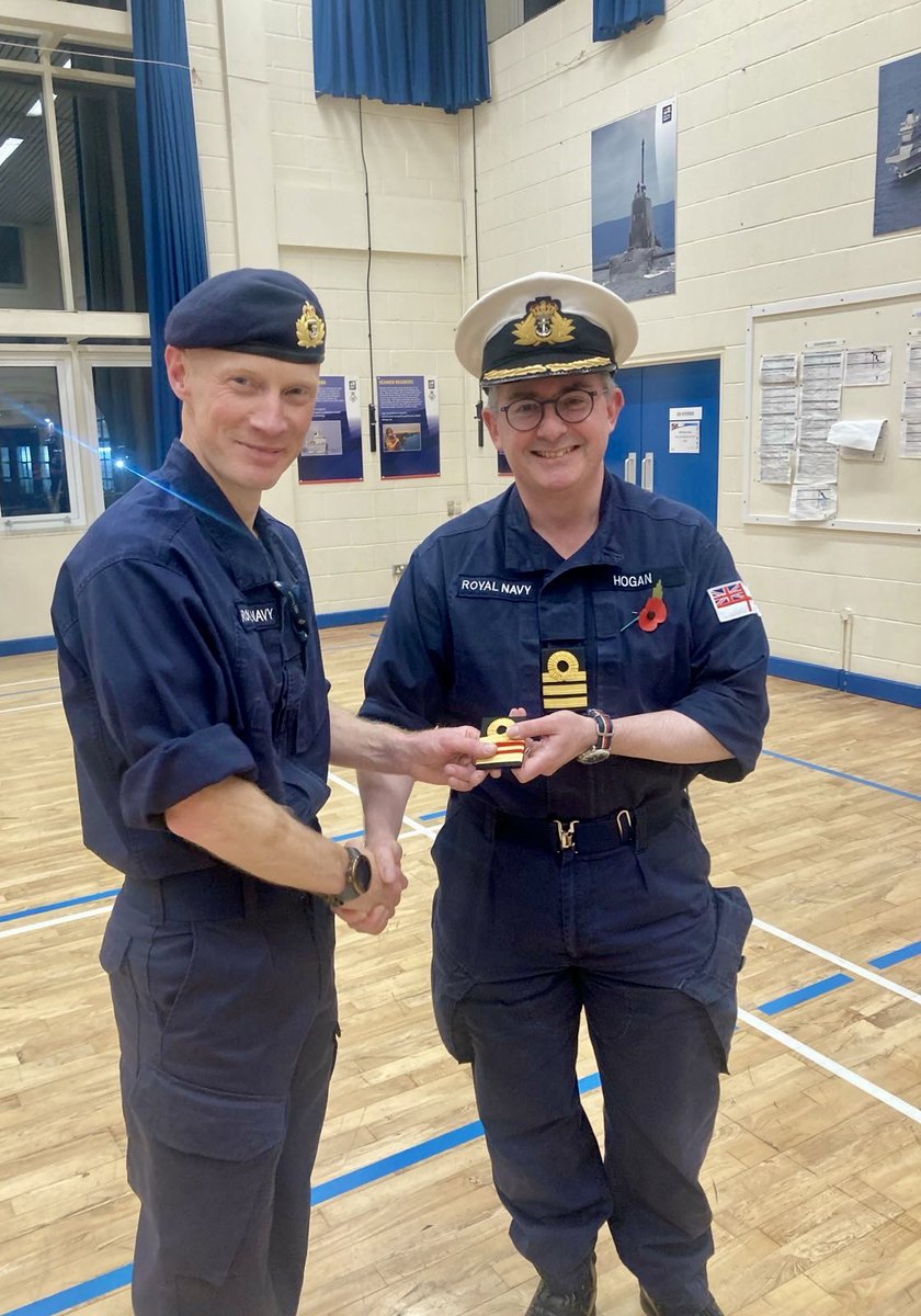 HMSForward's tweet image. Congratulations to Surg Lt Cdr Fenton and Mid Breakspear who have recently passed out from @DartmouthBRNC.

BZ!