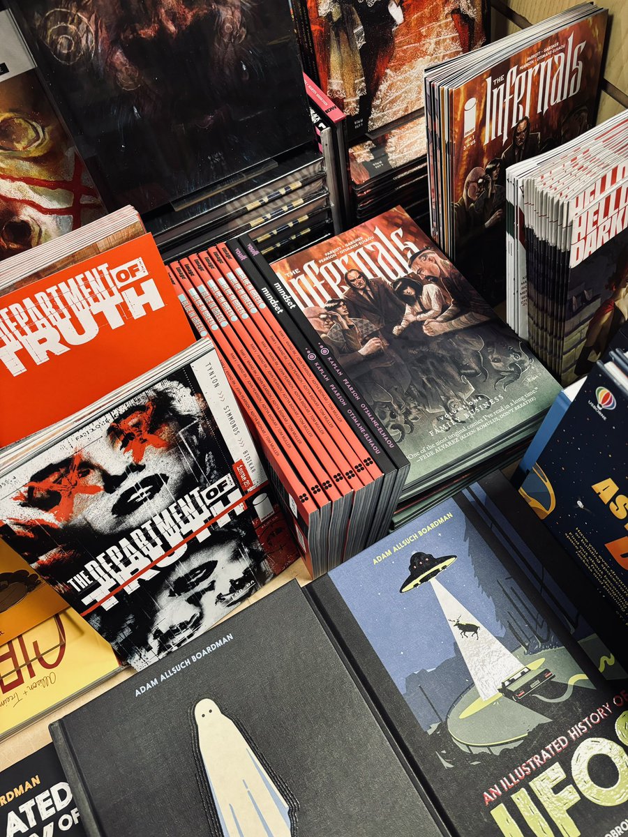DanielleTute's tweet photo. We’re just getting set up for the @OKComics signing that starts at 4pm! 

Featuring #MartinSimmonds, @JohnJPearson, @badmachinery, #AdamAllsuchBoardman @FlyingEyeBooks, and @beckkubrick!

Pop in and get some excellent comics signed by excellent people! https://t.co/4DRLd7B9rM