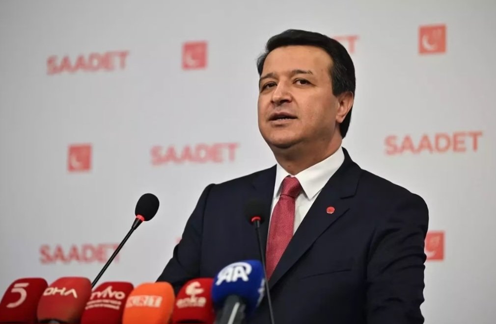 SahinBitis's tweet photo. (Akp İktidarına Hitaben)
“Siz ölü evinin yasçıcı, Düğün evinin tefçisi, Her planın kanlı ortağısınız!”

     (Mahmut Arıkan)
Saadet Partisi Genel Başkan  V. https://t.co/c24J43rckW