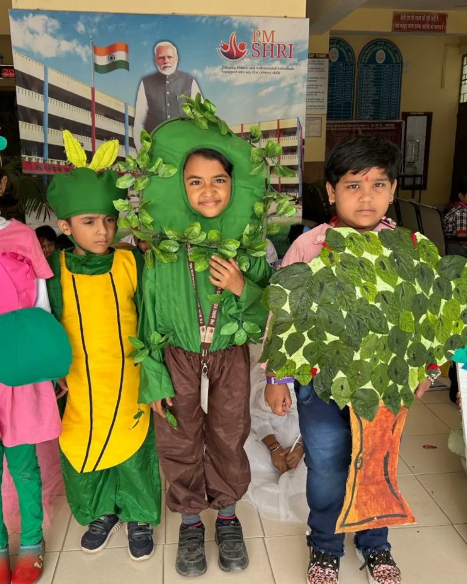 kv_iitkgp's tweet image. 🌟 Happy Children's Day! 🌟
Celebrated with folk dances, a powerful Nukkad Natak on social media, and a charming fancy dress contest. Concluded with smiles over a community lunch! 😊✨
#ChildrensDay #FunAndLearning #SchoolVibes 🥳
@EduMinOfIndia
@KVS_HQ
@KolkataRo