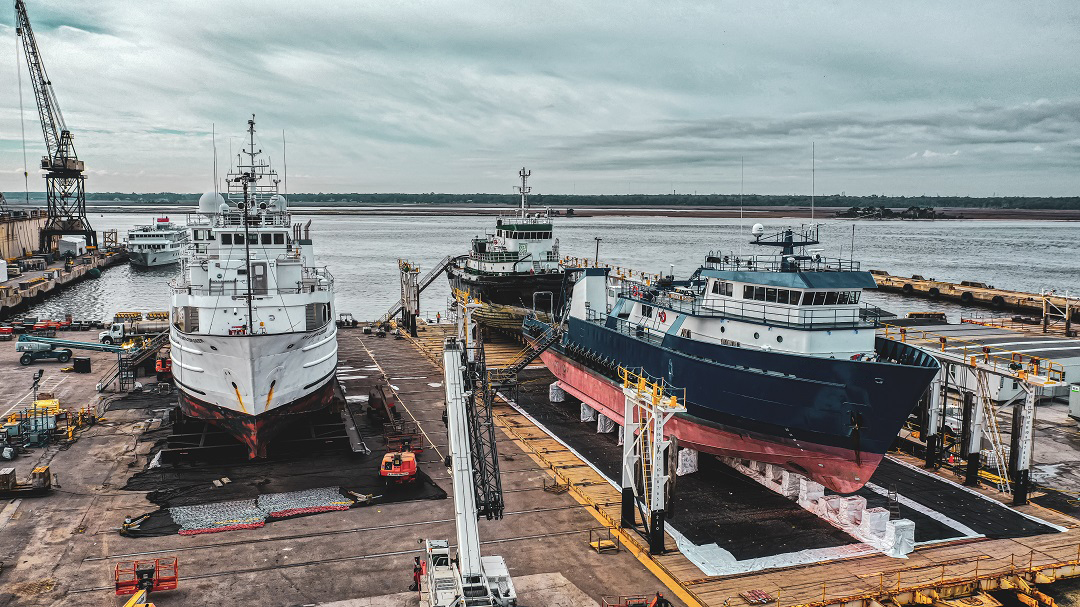 BAESystemsInc's tweet photo. It’s the last day to visit us in booth 2021 at the International @WorkBoat Show and speak to our experts.
We have a large, comprehensive and streamlined yard in Jacksonville that provides a trustworthy, one-stop shop for repair, conversion and modernization.
#IWBS https://t.co/kNPpO1cTFu