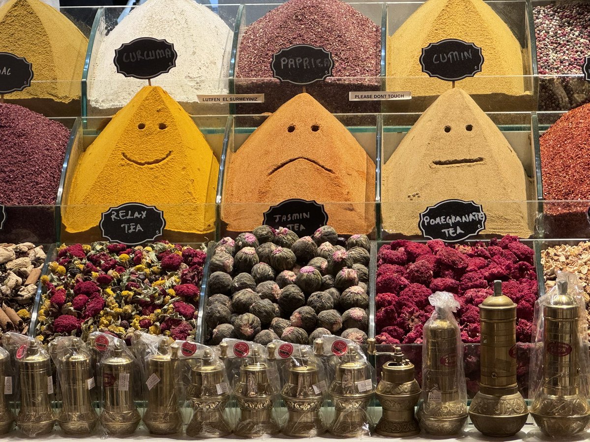 48 hours (and what feels like 48 kilos gained) in Istanbul…so many delicious things to eat and so little time :(