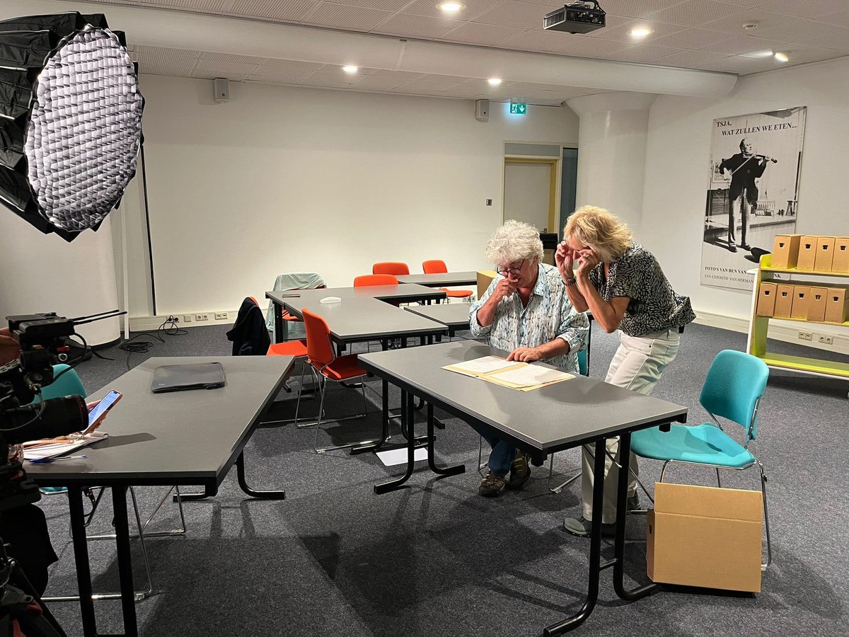 Vanavond is de documentaire "Strijders voor gelijke rechten - HTIB 50 jaar" te zien bij Podium Mozaïek. Begin september was de productie te gast bij het IISG om herinneringen op te halen aan de hand van het archief van HTIB. Zelf het materiaal bekijken? 👉 search.iisg.amsterdam/Record/ARCH005…