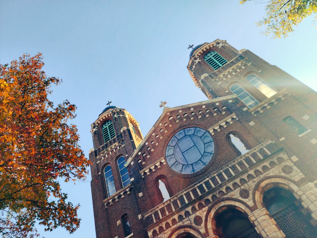 JeremySickel's tweet photo. Architecture Through a Sunroof.... https://t.co/4e1pKBUmdn