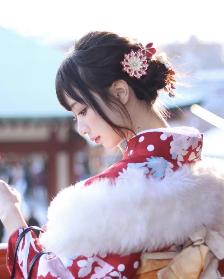 今日は『きものの日』👘

yamiちゃんは着物が良く似合うね✨

着物を着るとおしとやかになって、いつもとは違う自分になれる気がします😊

yamiちゃんと着物デートしてみたいな👫💓

#11月15日
#きものの日
#yami
#yamily
#推し事
@chanbaekkailu1 https://t.co/Dhz6t4omE2