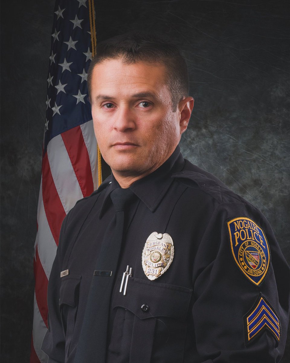 NogalesPoliceAz's tweet photo. NPD wants to congratulate Sergeant Amador Vasquez on his retirement, after 20 years of service. We and the citizens of Nogales thank you for your dedication and service. Good luck on your future endeavors! 🚓🇺🇸 https://t.co/No6Oi3mYbi