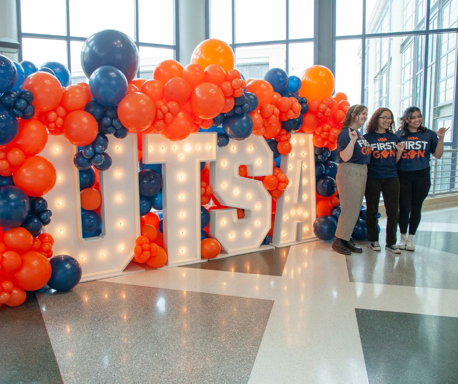 UTSAonline's tweet image. We're always celebrating our first-generation students! At UTSA Online, you’ll never be alone as you build the life you deserve. We see you, and we’re here for you. #UTSAOnline #CelebrateFirstGen #FirstGenUTSA #FirstGenProud #OnlineLearning #StudentSuccess #HigherEd
