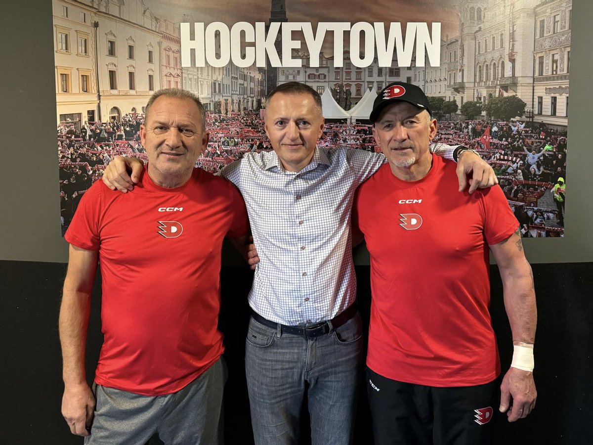 3 “dědkové” 😀 <a href="/HCPCE/">HC DYNAMO PARDUBICE</a>