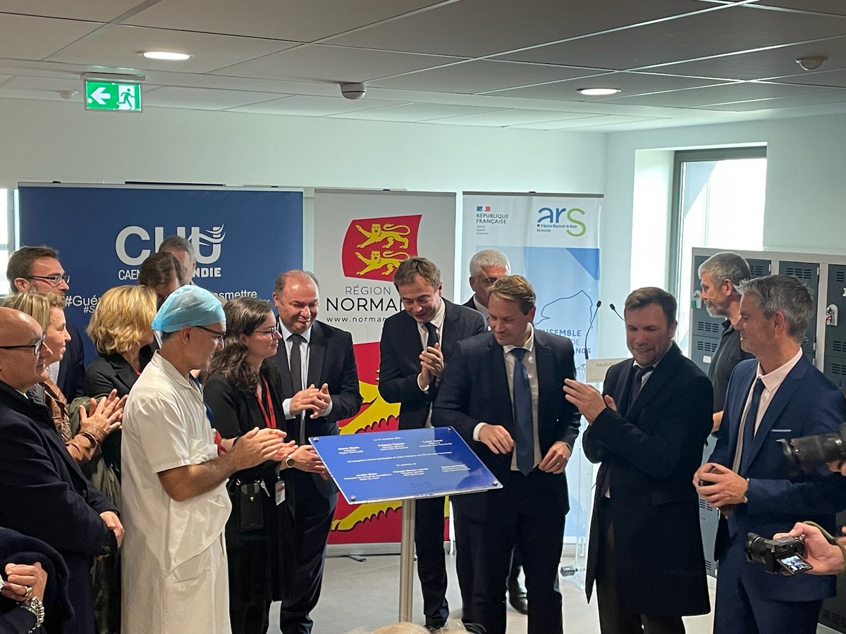 Notre président <a href="/Lamri_ADOUI/">Lamri ADOUI</a> était présent ce matin à l'inauguration du bâtiment Odontologie du @CHU_Caen. 🎉 Cette structure inédite accueillera les formations en soins dentaires de notre UFR Santé. 🦷
👉 Objectif : renforcer l’offre publique de spécialistes sur le territoire.