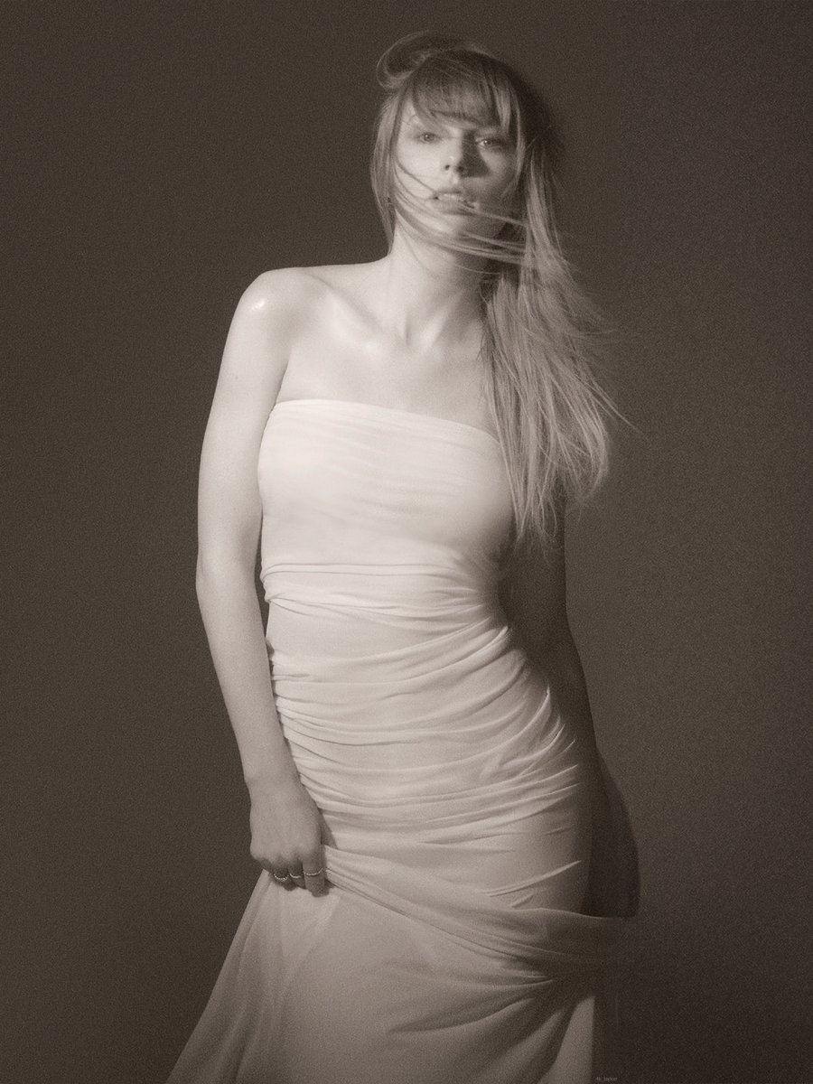 Taylor Swift in 4k tweet media