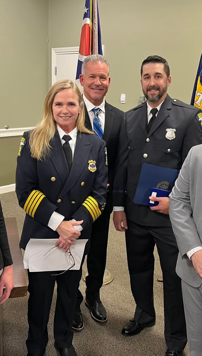ParmaHts's tweet photo. On Tuesday, the Parma Heights Police Department held their first awards ceremony during the city council meeting with Mayor Marie Gallo to honor officers for extraordinary life-saving actions and acts of bravery—moments that truly define what it means to serve and protect. https://t.co/MUW5NZagHb